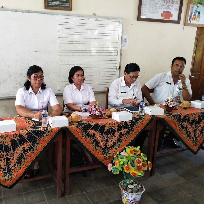 Sejarah rapat perdana smp negeri 13 denpasar tahun 2019 dalam rangka penyerahan nota tugas dari kadis di